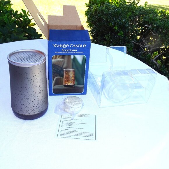 Yankee Candle Scent Light with Fragranced Fan Technology Sage & Citrus Scent - Picture 6 of 8